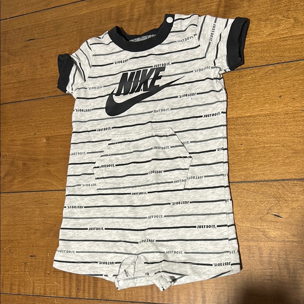 Nike Striped Baby shorts Romper 3M